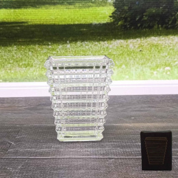 Ваза для цветов стеклянная пирамида h-10см Радужный Дом РД20181