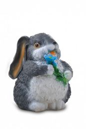 Фигурка садовая гипсовая Зайчик с цветком 20х25см ГусьДекорЛюкс 4С28