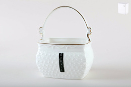 Ваза для конфет керамическая квадратная 600мл с ручкой Снежная королева Коралл CS904712-A