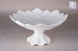 Блюдо фарфоровое на ножке 360х360х170мм, белый, в п/у Коралл 9011