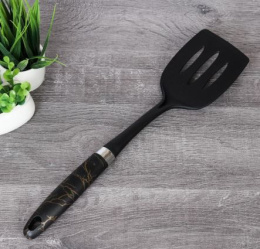 Лопатка нейлоновая с прорезями 35см пластиковая ручка Черный мрамор LP-154/735154