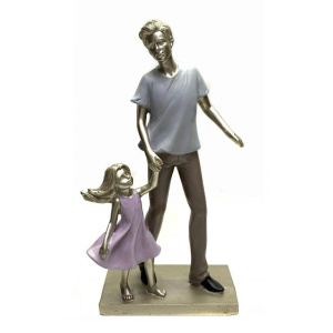 Статуэтка Папа с дочерью 25см Радужный Дом РД63644