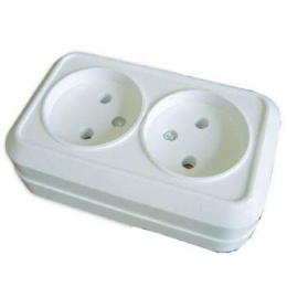 Розетка для открытой установки без заземления Олимп, 2 посадочных места, 16А, белая UNIVersal О0102