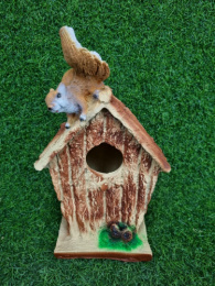 Фигурка садовая из полистоуна Навес: Скворечник с белкой 17х12х29см ТулаСад 344